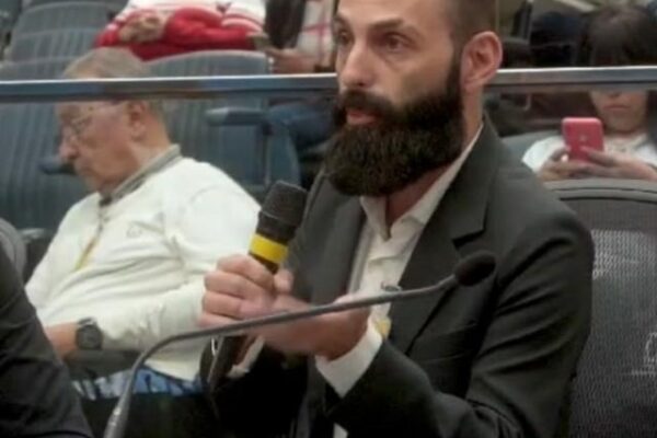 🚨 “Querem nos regulamentar sem ouvir quem vive nas ruas”: Diego Brzezinski escancara os perigos da proposta do PL 12/2024 Motorista Diego Brzezinski denuncia riscos do PL 12/2024